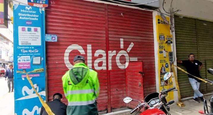 Delincuentes roban dos tiendas de celulares en pleno centro de Huánuco