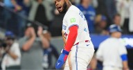 Guerrero pega su 6to jonrón en playoffs y Azulejos vencen a Marineros para forzar juego decisivo