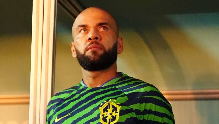 Dani Alves hace radical cambio y se vuelve predicador religioso en España