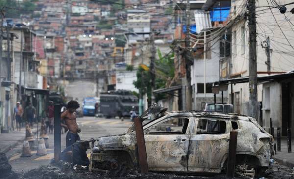 Megaoperativo contra el Comando Vermelho y 60 muertos : claves para entender que pasa en Río de Janeiro