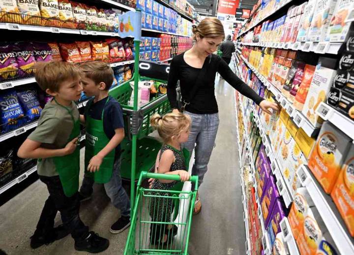 Amazon Fresh closing 4 grocery stores in Southern California