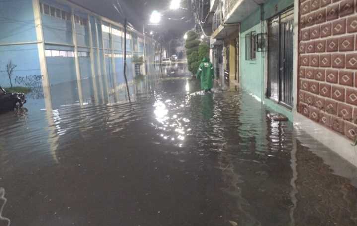 MANIFESTACIÓN EN AVENIDA TEXCOCO, IZTAPALAPA; POR AFECTADOS DE INUNDACIONES EN NEZAHUALCÓYOTL