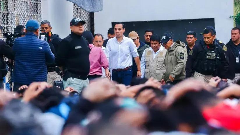 Alcalde de SJL dice que se hallaron chips, USB y "una enorme cantidad de libretas" durante requisa en penal de Lurigancho