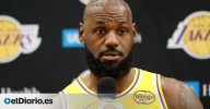 LeBron James juega con la afición: del amago de retirada a un anuncio promocional