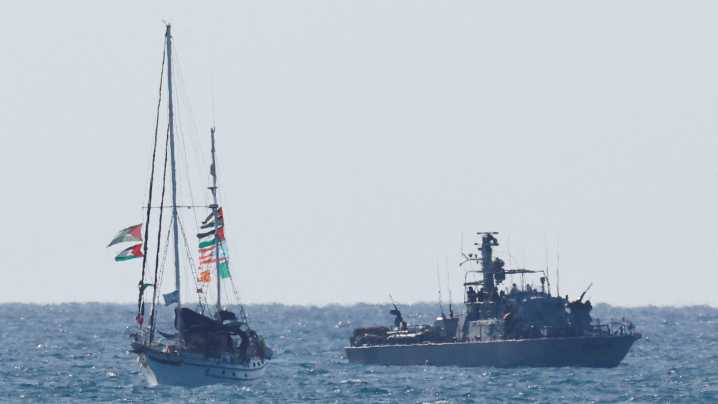 A Policía israelí ficha 250 membros da flotilla antes da súa deportación