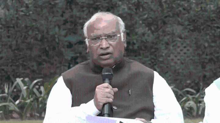 Kharge says RSS should be banned, calls BJP & its ideological parent ‘root of law & order problems’