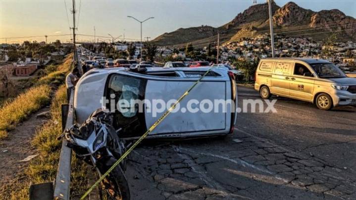 Menor vuelca y casi aplasta a motociclista en la Pacheco