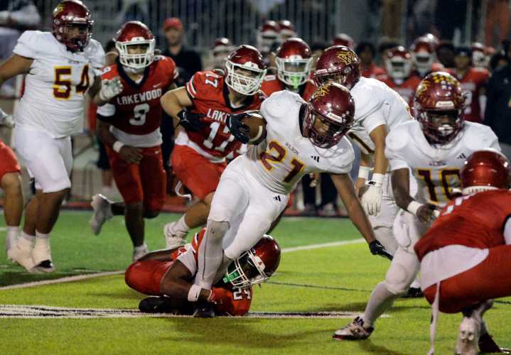 Long Beach Wilson football wins first outright Moore League title since 1991