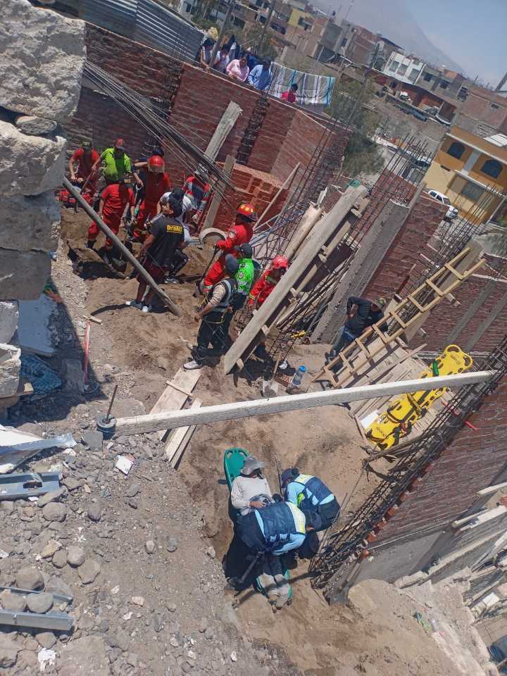 AREQUIPA: Obrero muere y otro resulta herido tras derrumbe en obra de vivienda en Cayma