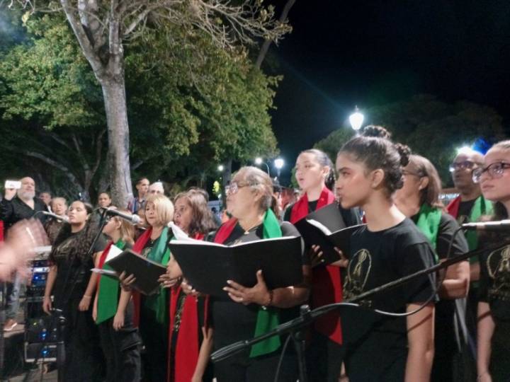 Gobierno regional dio inicio a la temporada navideña con feria y actividades culturales