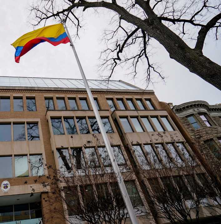 De trámite a arma política: la guerra silenciosa por los visados diplomáticos