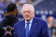 Jerry Jones va camino del banquillo de los acusados por un presunto abuso sexual en el estadio de los Cowboys