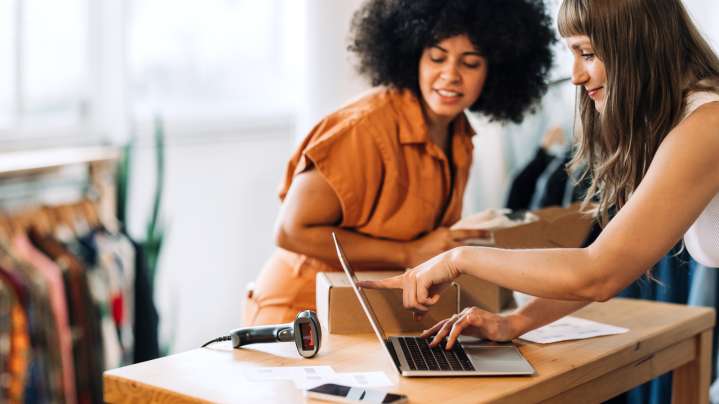 10 Best Facebook Groups To Join If You're An Obsessive Thrift Shopper