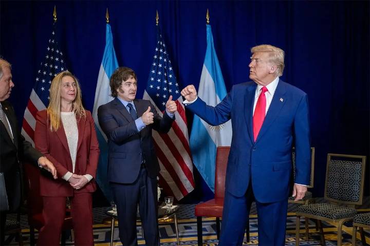 Presidente de Argentina llega a EEUU para encontrarse con su homólogo Donald Trump
