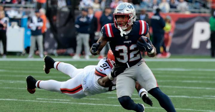 Patriots vs. Browns snap counts: TreVeyon Henderson shows promise in limited action