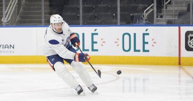 Oilers' Hyman out at least another week due to wrist injury