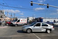 Por no respetar el rojo, conductor provoca choque dejando 4 heridos en la Zona Centro
