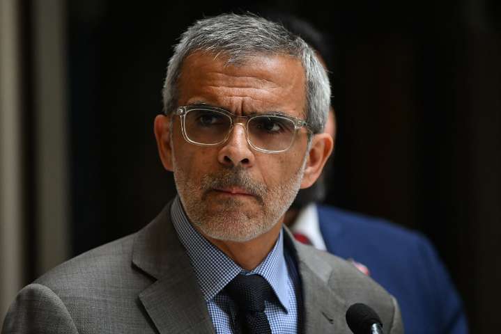 UDI acusa “absurda” defensa del ministro Cordero por uso de celulares en cárceles y exige revisar fallas en inhibidores