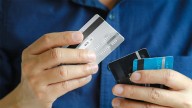 Tarjeta de crédito vs. débito: ¿En qué se diferencian y cuál te conviene más?