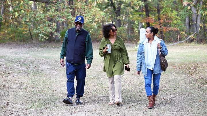 Neighbors form conservation group, seek to fight development