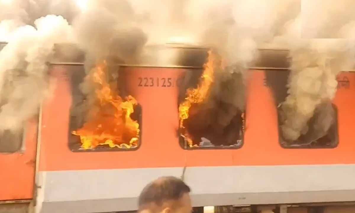 Punjab: Major Train Accident Averted After Fire in Garib Rath Express
