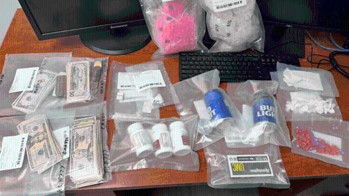 Caen dos arrestados tras ejecución de orden de allanamiento en Waterbury