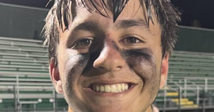 Chris Whetstone jumps in at QB, leads Hampshire past Crystal Lake South