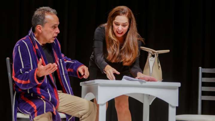 Comedia romántica “Escenas de la vida conyugal” extiende su temporada en Teatro Trasnocho con nuevo horario