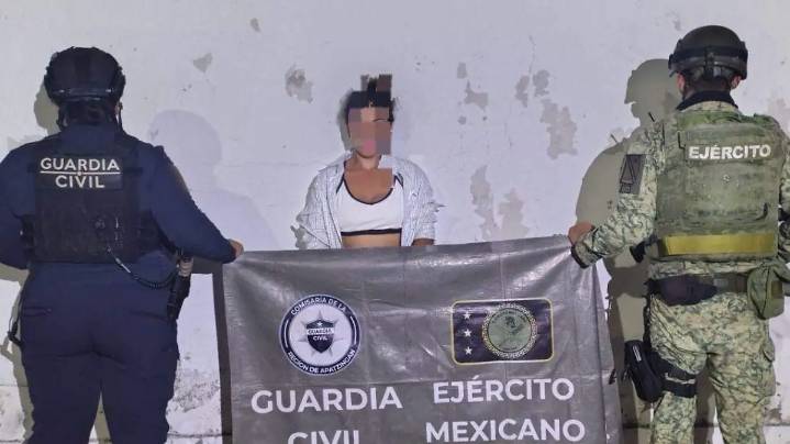 Detienen a mujer con equipo de radiocomunicación en Tianguis Limonero de Apatzingán