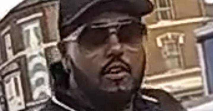 Traffic warden attacked in Smethwick High Street