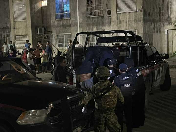 Caen tres sujetos tras enfrentamiento armado en el fraccionamiento Prado Norte de Cancún