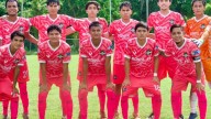 Bonfil le pega a Búhos en su casa en Puerto Morelos