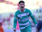 Santos respira en Apertura 2025 y rasguña Play