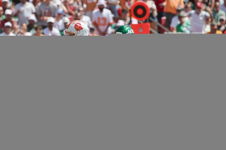 “Several Teams” Monitoring Top Jets Trade Candidate – Best Fits Could Make the Call