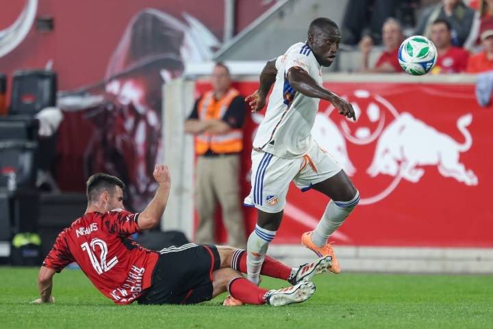 Deadspin | Kevin Denkey again hero as FC Cincinnati edge Red Bulls