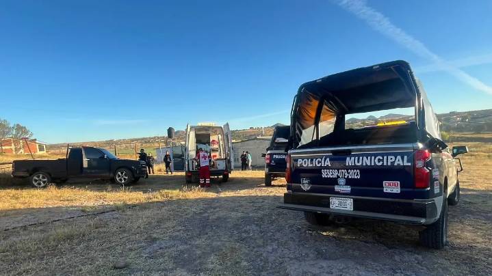 Mujer resulta gravemente herida al ser arrollada por su propio vehículo en Cuauhtémoc