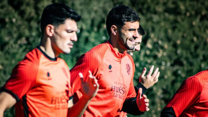SD Huesca-Cádiz: viernes de fútbol y chirigota
