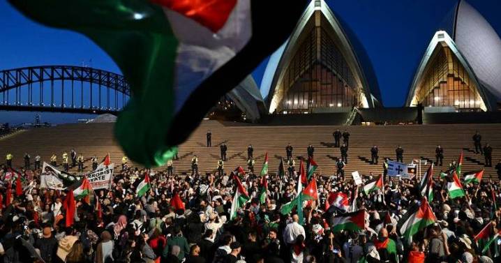 Fate of 'urgent' Opera House protest to be decided