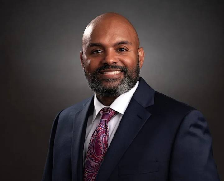 Oakland schools tech administrator earns national award