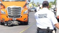 Joven motociclista muere arrollada por tráiler en avenida Gabriel Leyva, en Mazatlán