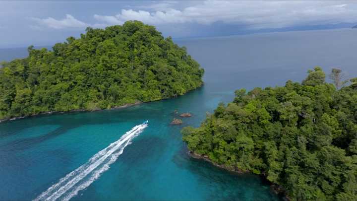 'Last Lands' travels to former Panama island prison that became national park