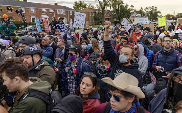 Trump está explorando todas sus opciones respecto a la Ley de Insurrección, asegura Vance