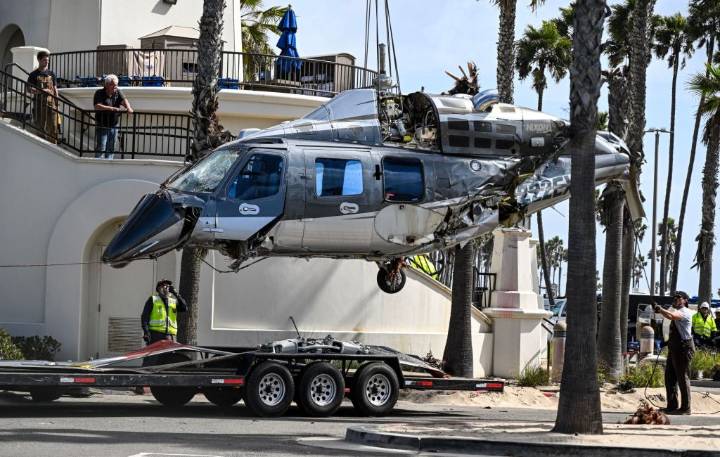 Helicopter wreckage removed from Huntington Beach crash site