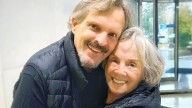Miguel Bosé, emocionado al encontrarse con su ídola de la infancia: Es de Zaragoza y tiene una hermana gemela
