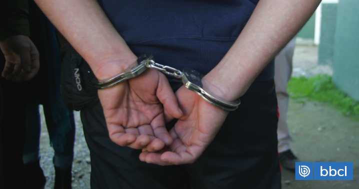 Detienen a profesor acusado de agredir a alumnos de 4° Básico en colegio de Talagante