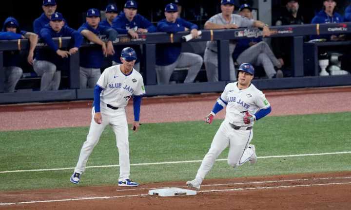 Histórico gran slam impulsa a los Blue Jays en su triunfo sobre los Dodgers en el primer juego de la Serie Mundial