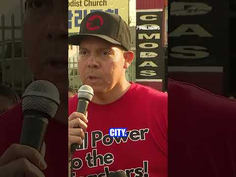 WATCH: Teacher warns federal agents that they're 'not the only ones with guns' #shorts #usa #us