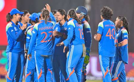Indian women’s cricket team visits Mahakaleshwar Temple following consecutive defeats