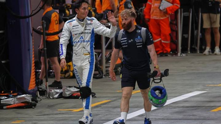 Both Williams cars disqualified from F1 Singapore GP qualifying for technical breach