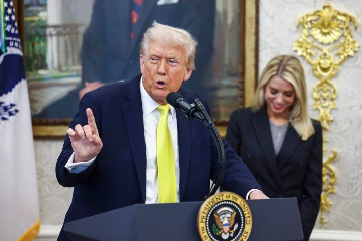 Trump dice que podría desplegar las fuerzas federales en San francisco